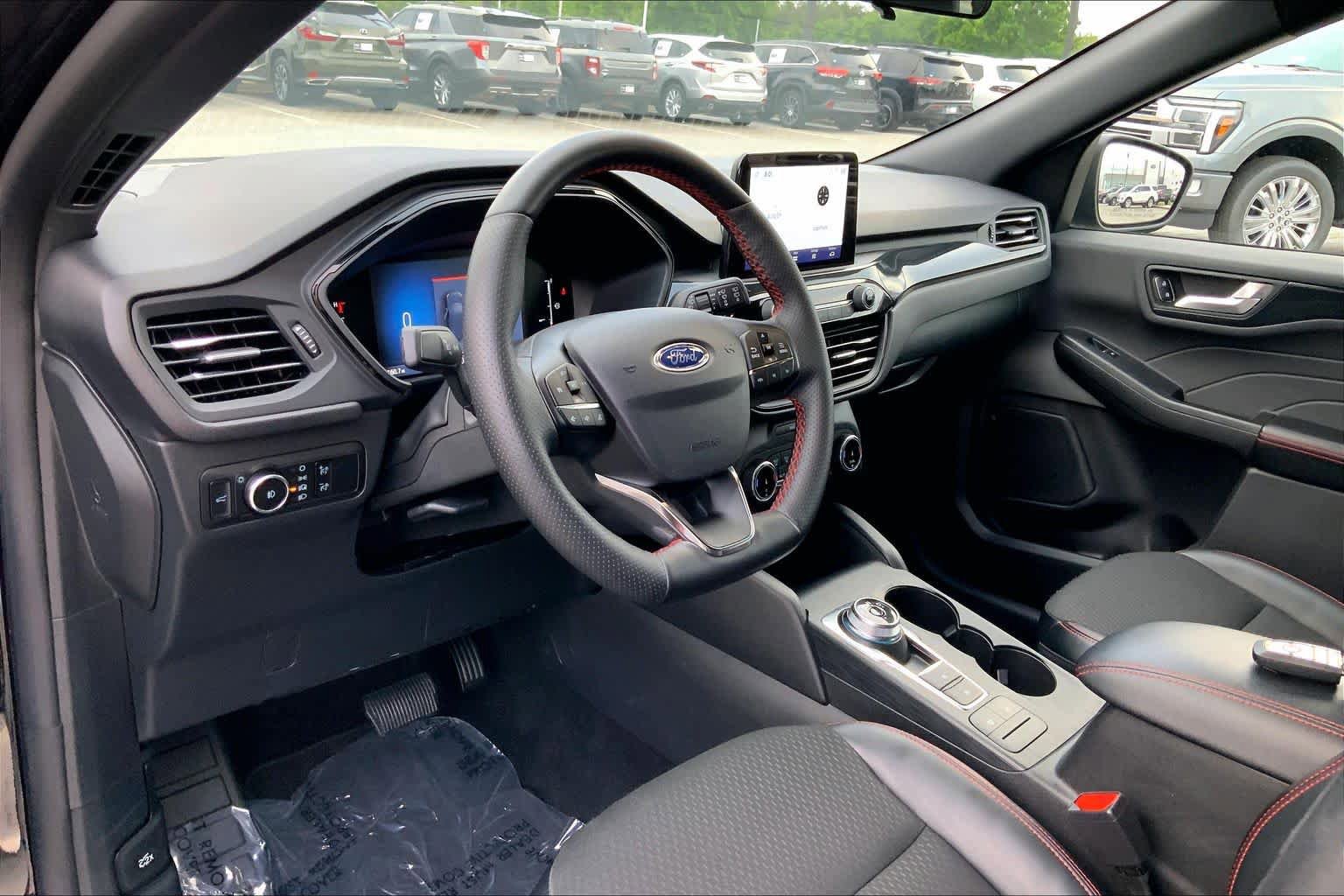 Certified 2025 Ford Escape ST-Line Select AWD/4WD image 16