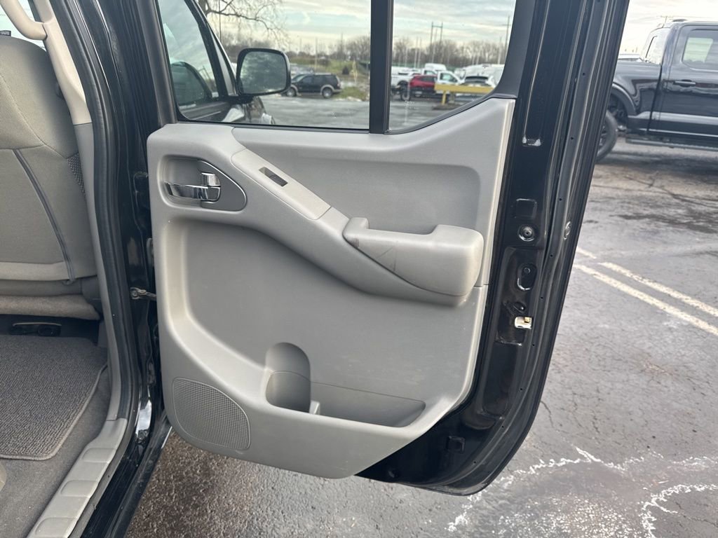 Used 2021 Nissan Frontier SV image 30