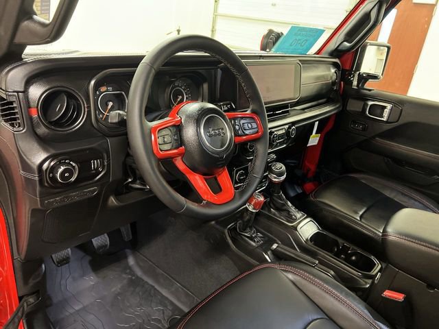 Used 2025 Jeep Wrangler Unlimited Rubicon AWD/4WD image 11