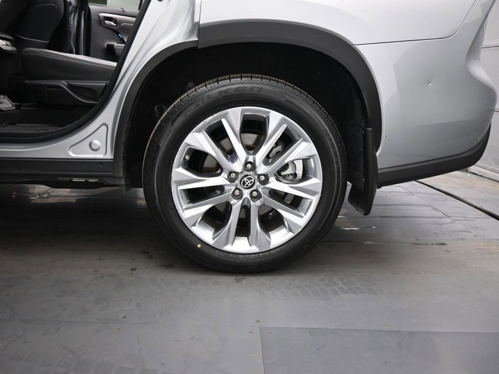 Used 2022 Toyota Highlander Limited image 47