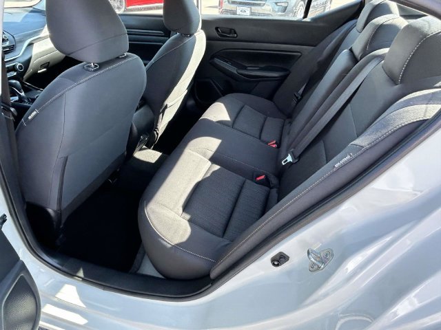 Used 2025 Nissan Altima 2.5 SV FWD image 13