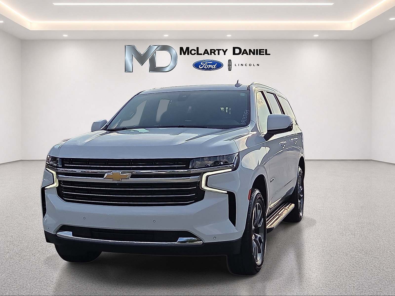 Used 2022 Chevrolet Tahoe LT w/ LT Signature Plus Package AWD/4WD image 2