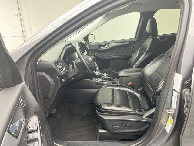 Certified 2024 Ford Escape Platinum AWD/4WD image 3