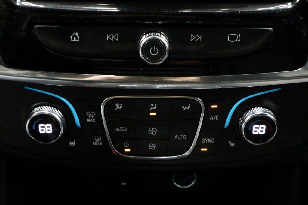 Used 2023 Chevrolet Traverse LT w/ LPO, Floor Liner Package image 32