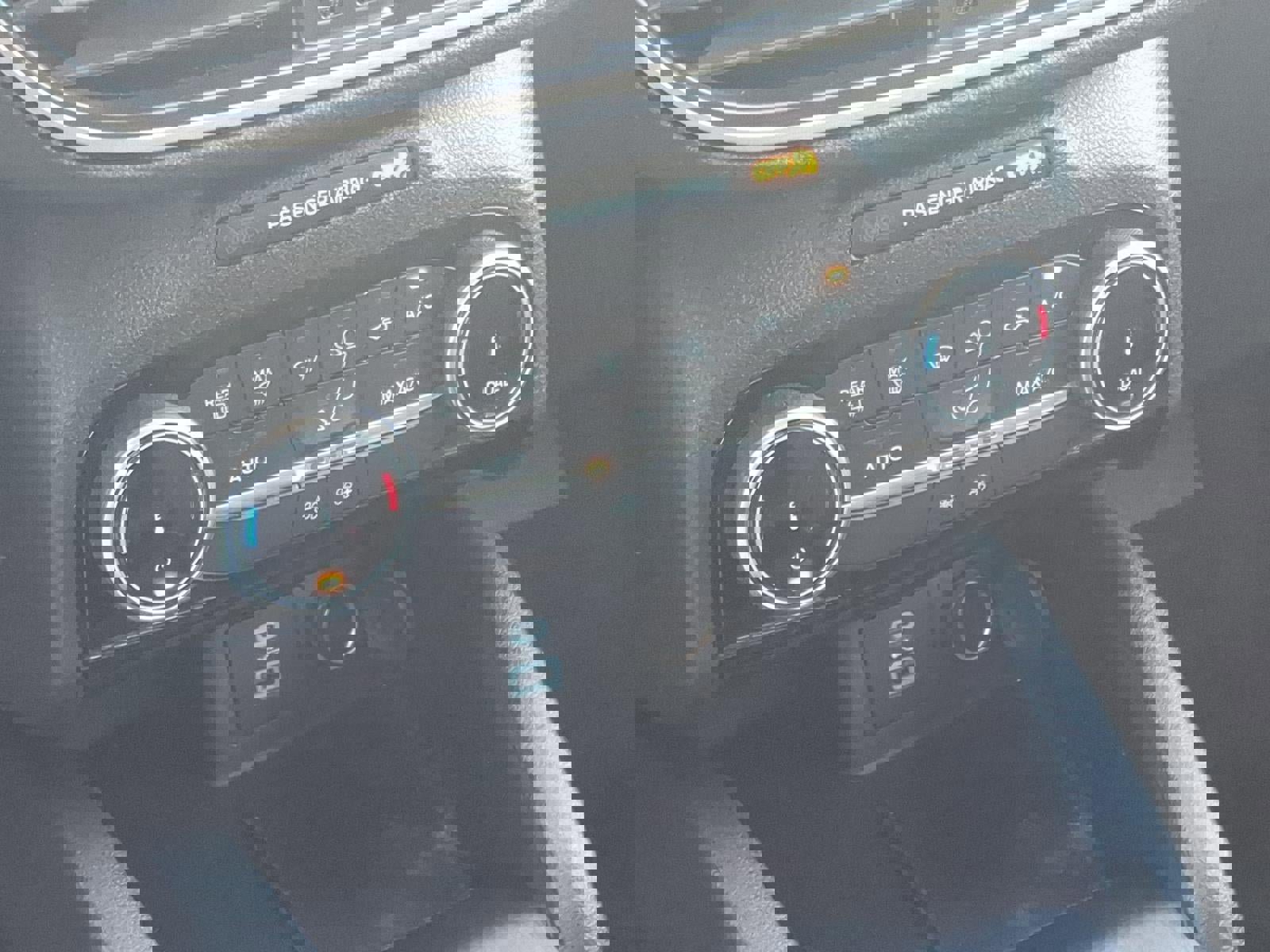 Certified 2022 Ford Escape SE w/ SE Sport Appearance Package image 29