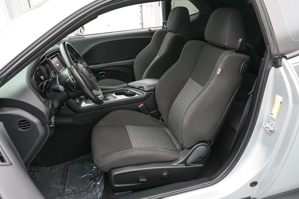 Used 2022 Dodge Challenger R/T Scat Pack w/ T/A Package RWD image 32