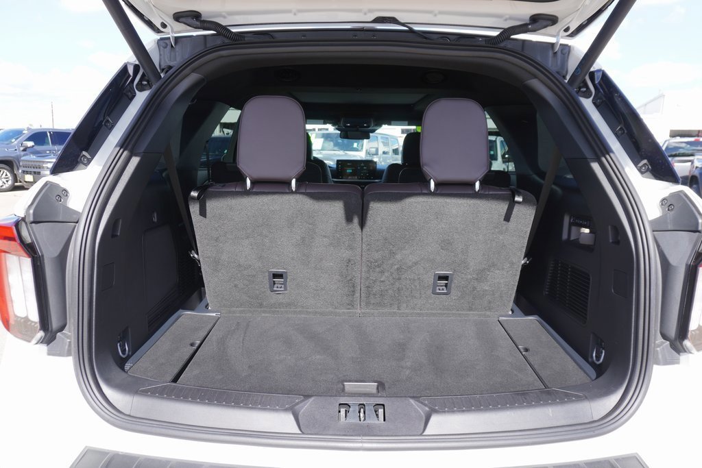 Certified 2025 Ford Explorer Platinum image 30