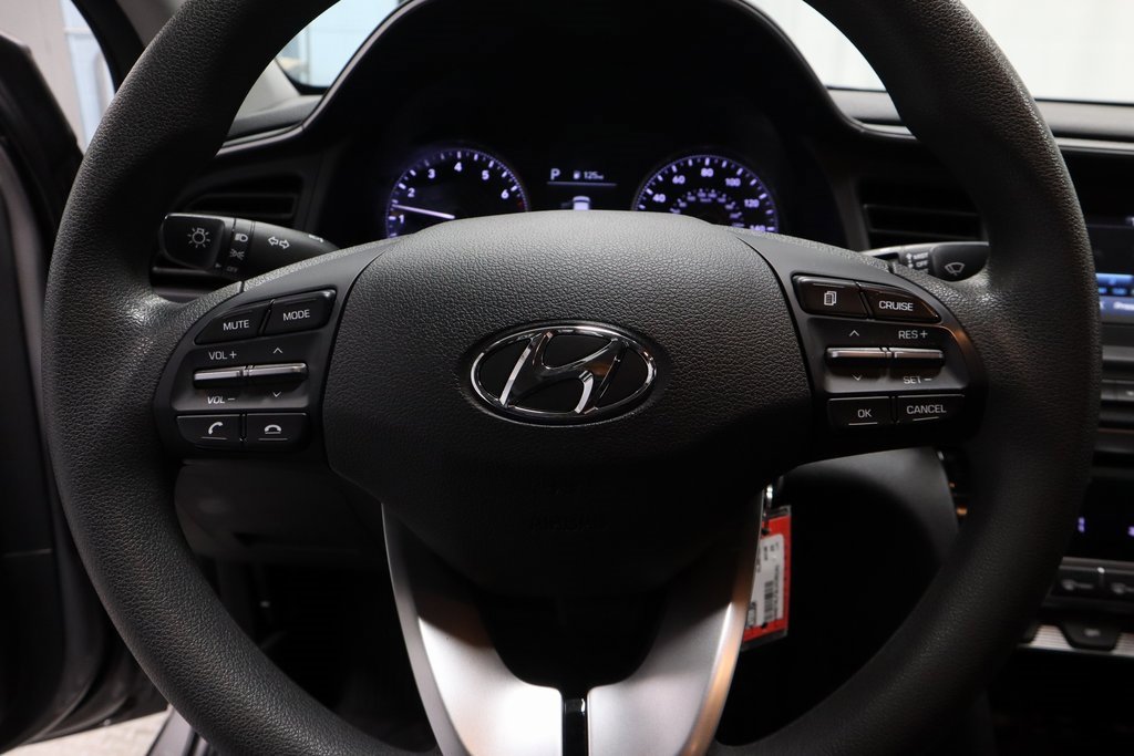 Used 2020 Hyundai Elantra SE w/ Winter Weather Package image 27