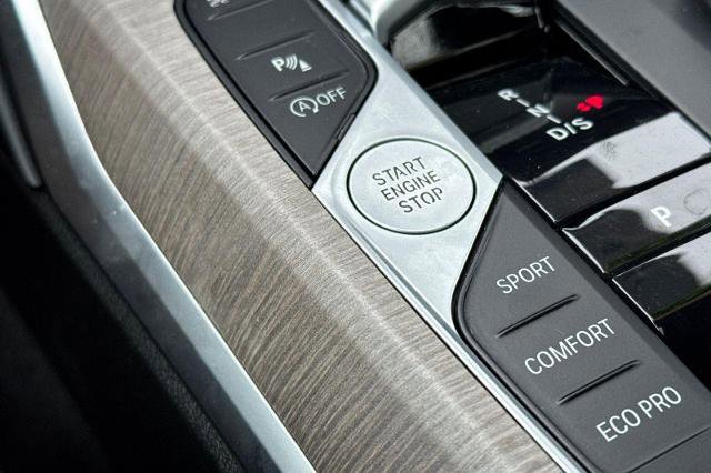 Used 2025 BMW 330i Sedan image 18