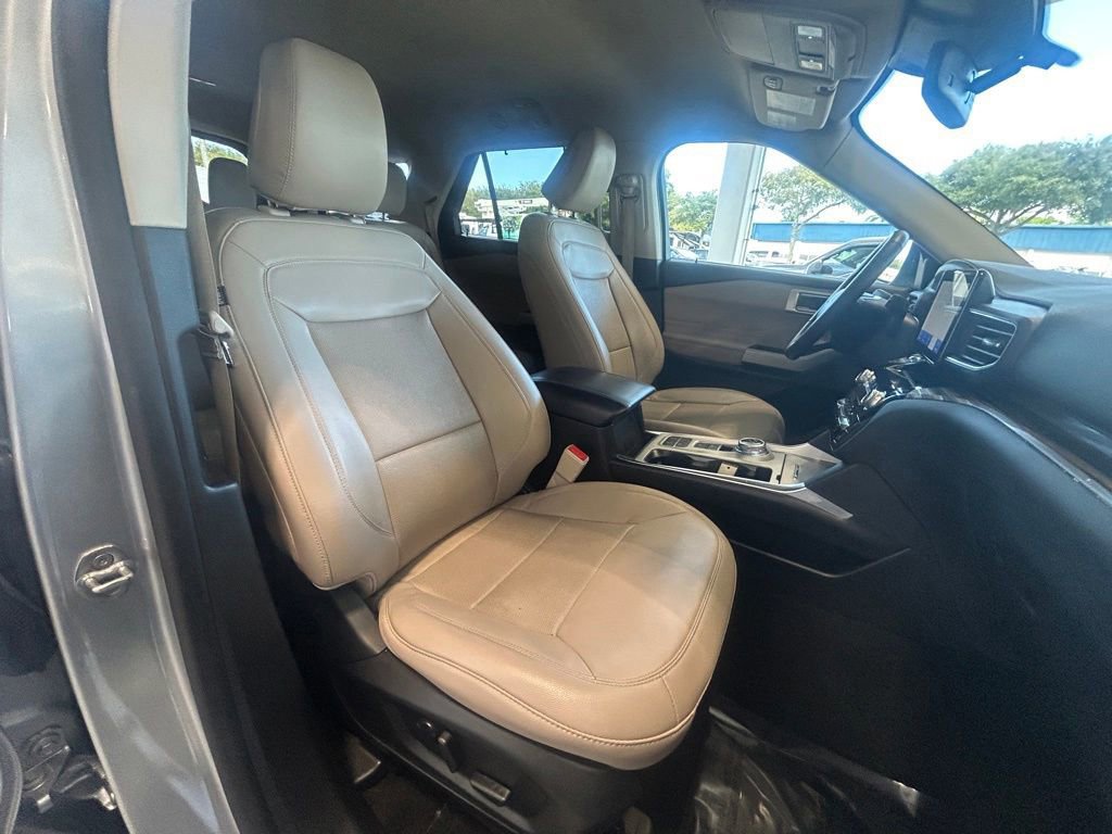 Certified 2023 Ford Explorer Limited w/ Equipment Group 301A image 29