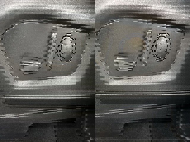 Certified 2022 Ford Explorer XLT w/ Equipment Group 202A image 4