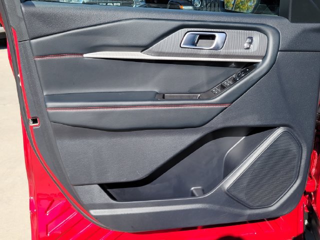 Certified 2025 Ford Explorer ST-Line w/ ST-Line Street Pack AWD/4WD image 7
