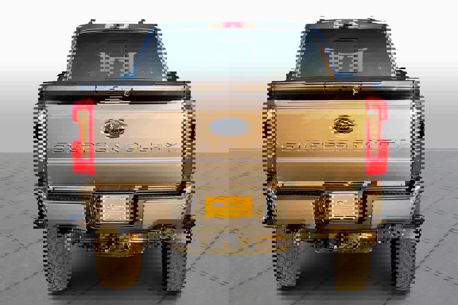 Certified 2023 Ford F250 Lariat w/ Lariat Ultimate Package image 2