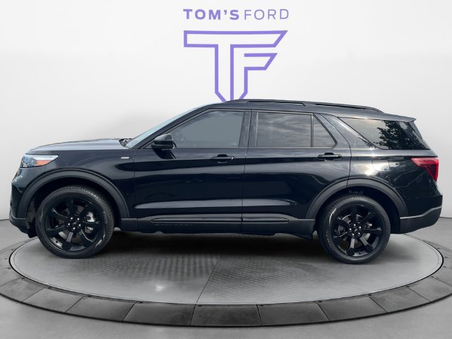Certified 2023 Ford Explorer ST-Line AWD/4WD image 2