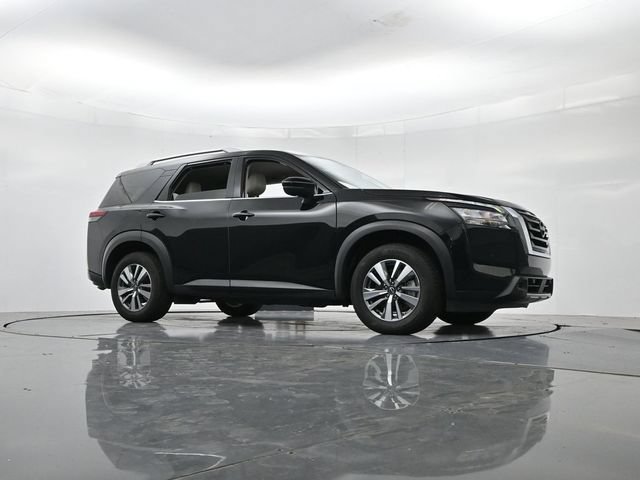 Used 2025 Nissan Pathfinder SL FWD image 36