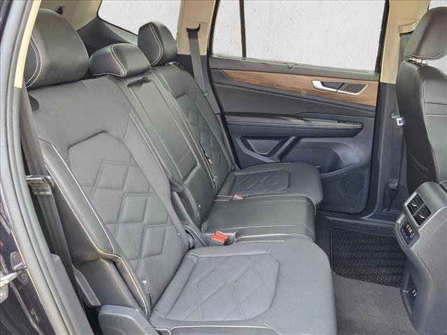 Used 2024 Volkswagen Atlas SE w/ Black Wheel Package FWD image 22