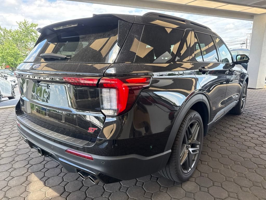Certified 2025 Ford Explorer ST AWD/4WD image 6