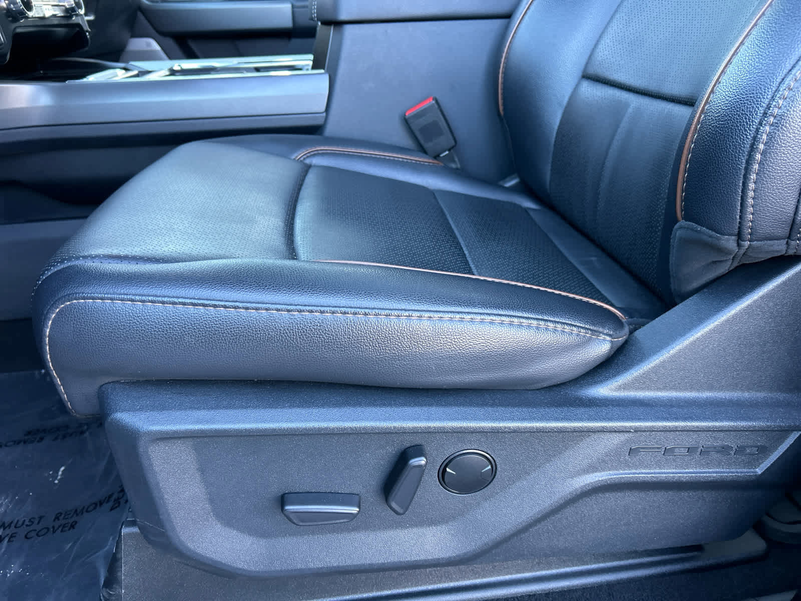 Certified 2025 Ford F450 Lariat w/ FX4 Off-Road Package image 30