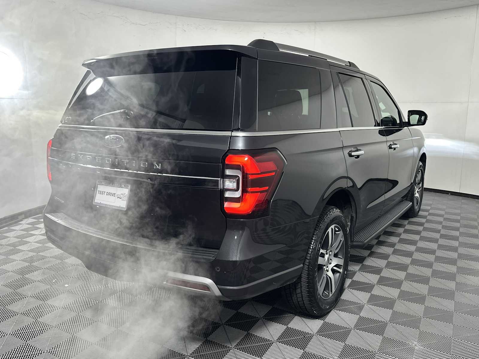 Certified 2024 Ford Expedition Limited image 5