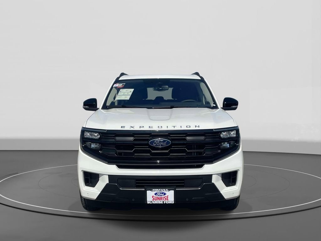 Certified 2025 Ford Expedition Active AWD/4WD image 3