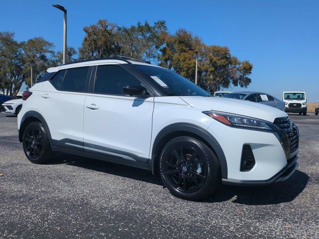 Used 2021 Nissan Kicks SR w/ SR Premium Package image 2