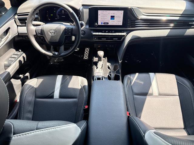 Used 2025 Toyota Camry SE FWD image 12