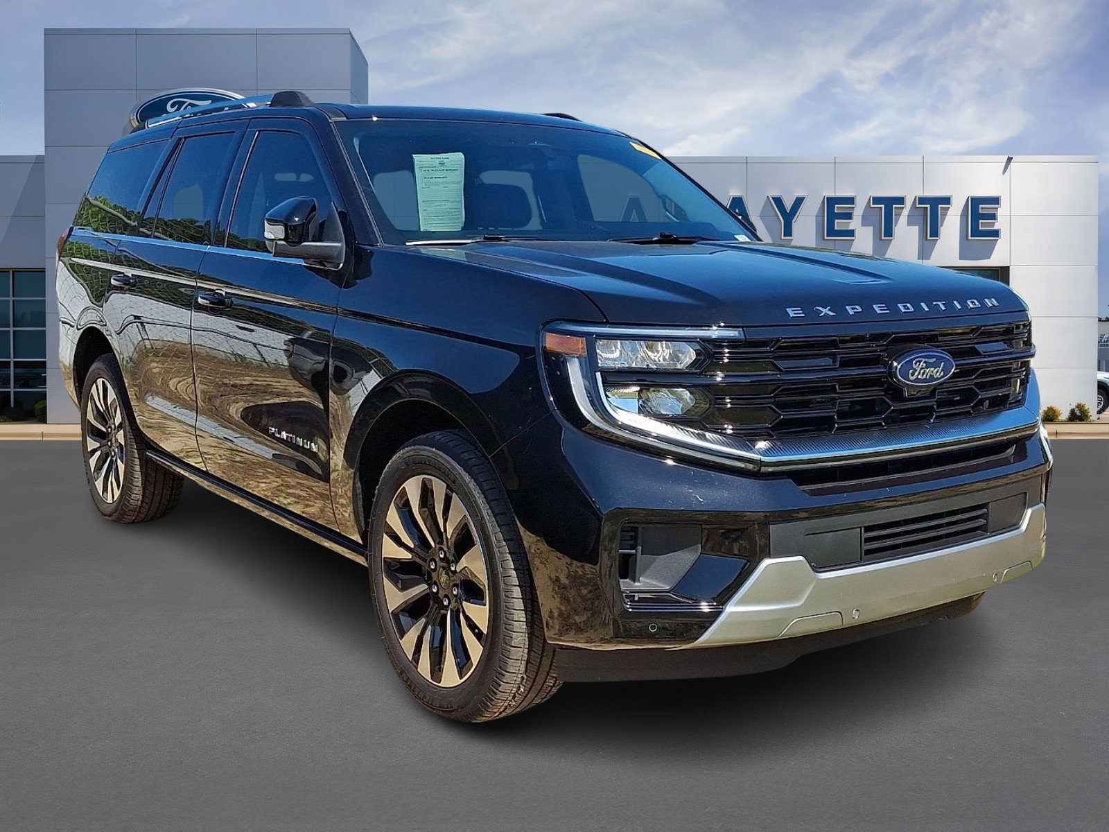 Certified 2025 Ford Expedition Platinum w/ Driver's Package AWD/4WD image 1