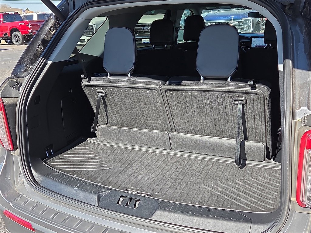 Certified 2023 Ford Explorer XLT w/ Equipment Group 202A image 17