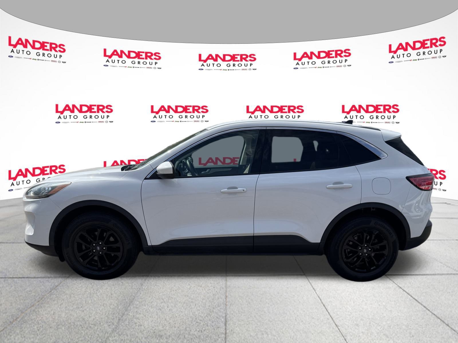 Certified 2021 Ford Escape SE image 2