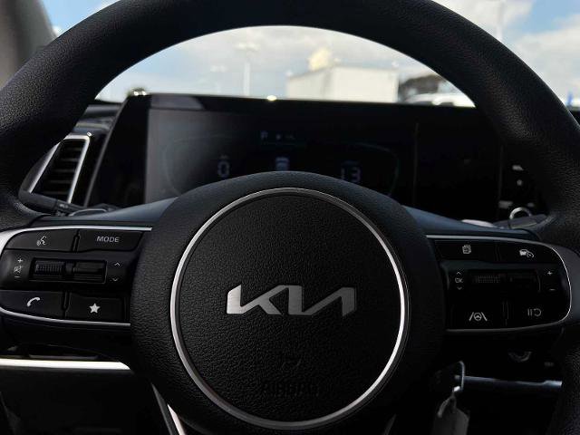 Used 2023 Kia Sportage LX image 16