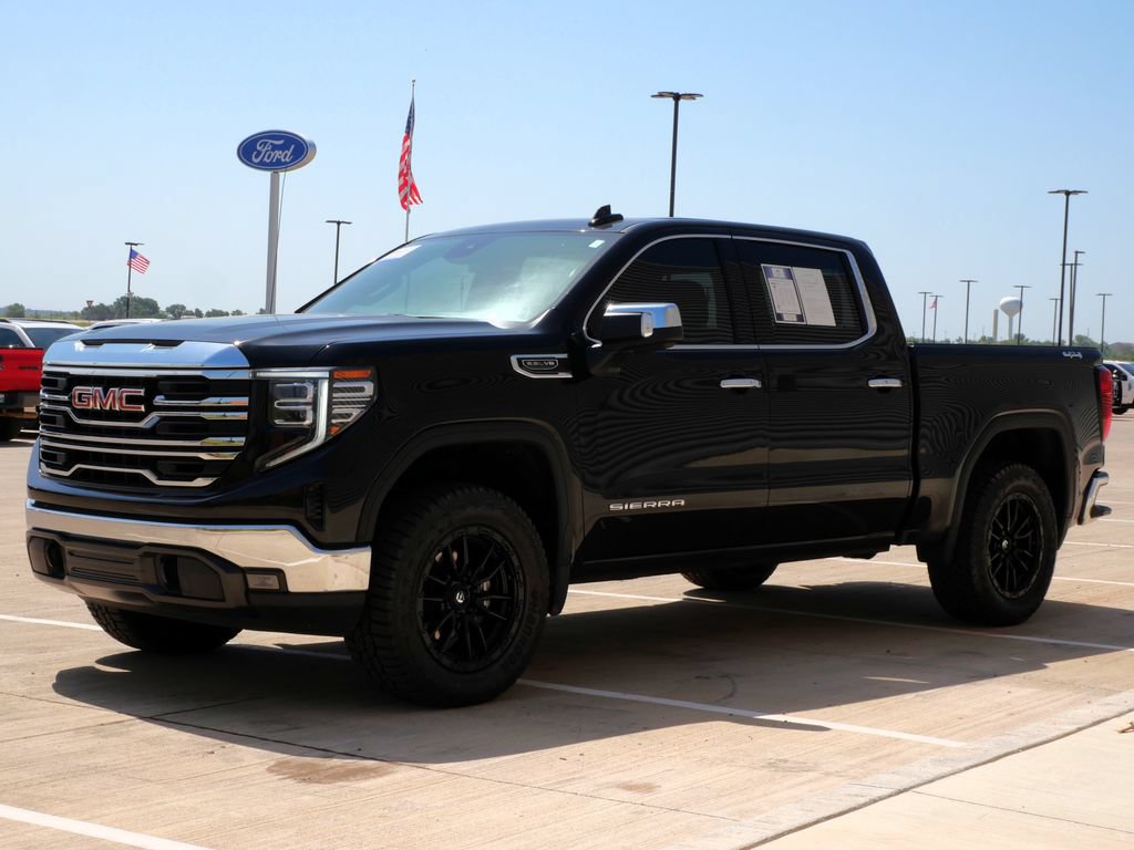 Used 2025 GMC Sierra 1500 SLT AWD/4WD image 7