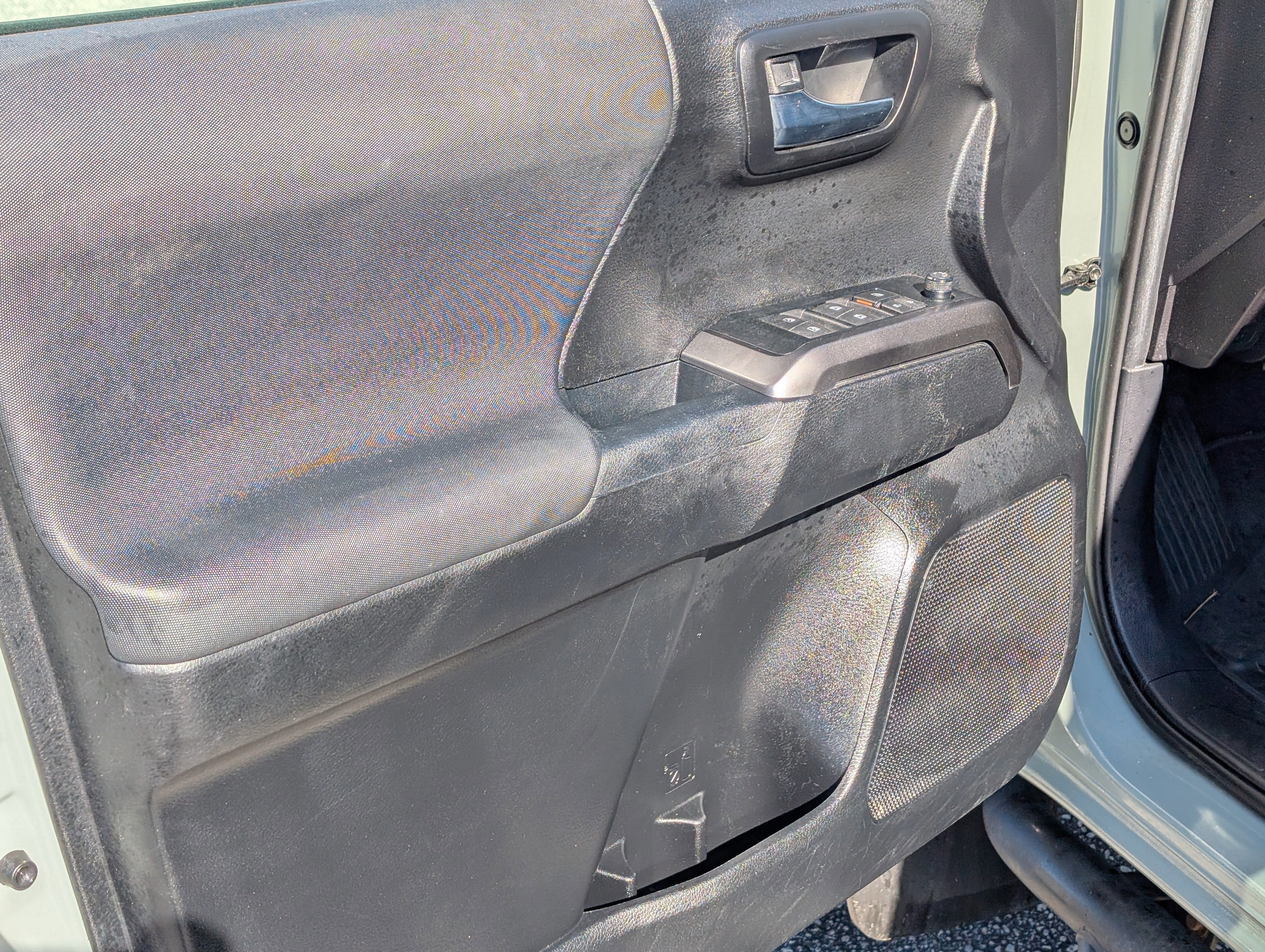 Used 2022 Toyota Tacoma TRD Off-Road w/ Technology Package image 16