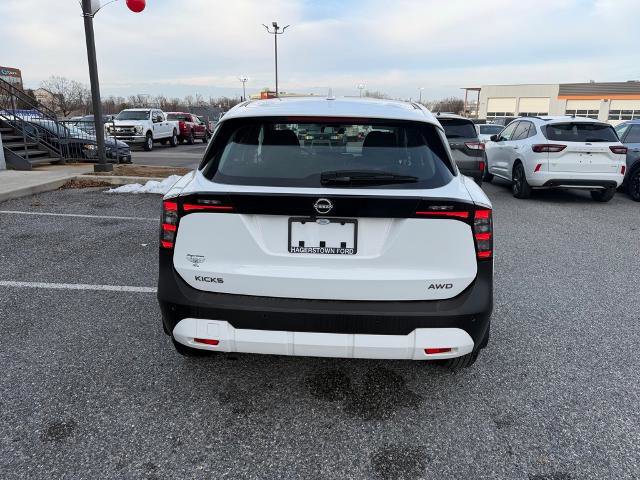 Used 2025 Nissan Kicks S image 4