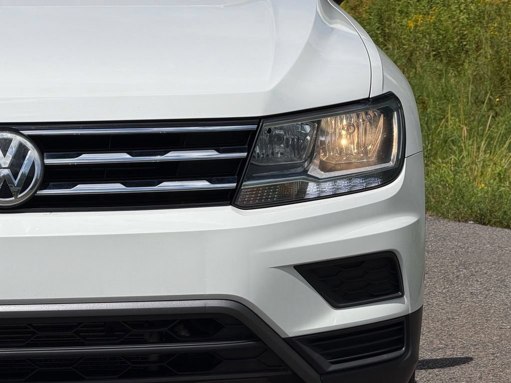 Used 2021 Volkswagen Tiguan SEL AWD/4WD image 2