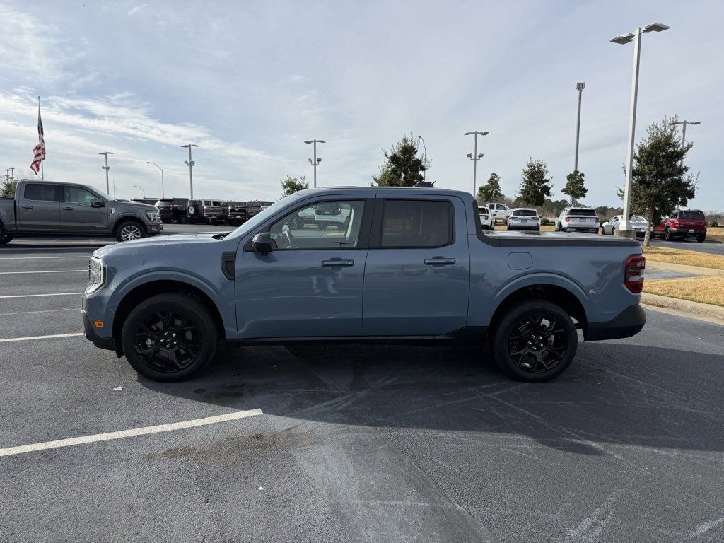 Certified 2025 Ford Maverick Lariat w/ Black Appearance Package image 2