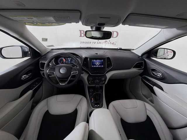 Used 2020 Jeep Cherokee Latitude Plus w/ Comfort/Convenience Group AWD/4WD image 29
