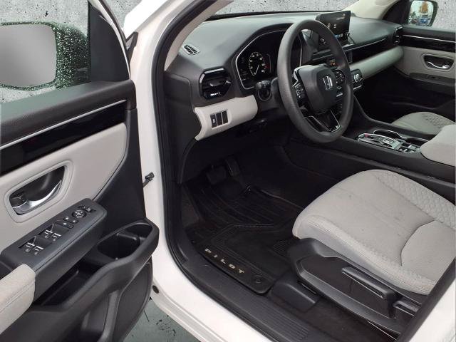 Used 2023 Honda Pilot LX image 12