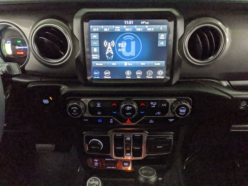 Used 2023 Jeep Wrangler Unlimited Rubicon 4xe AWD/4WD image 8