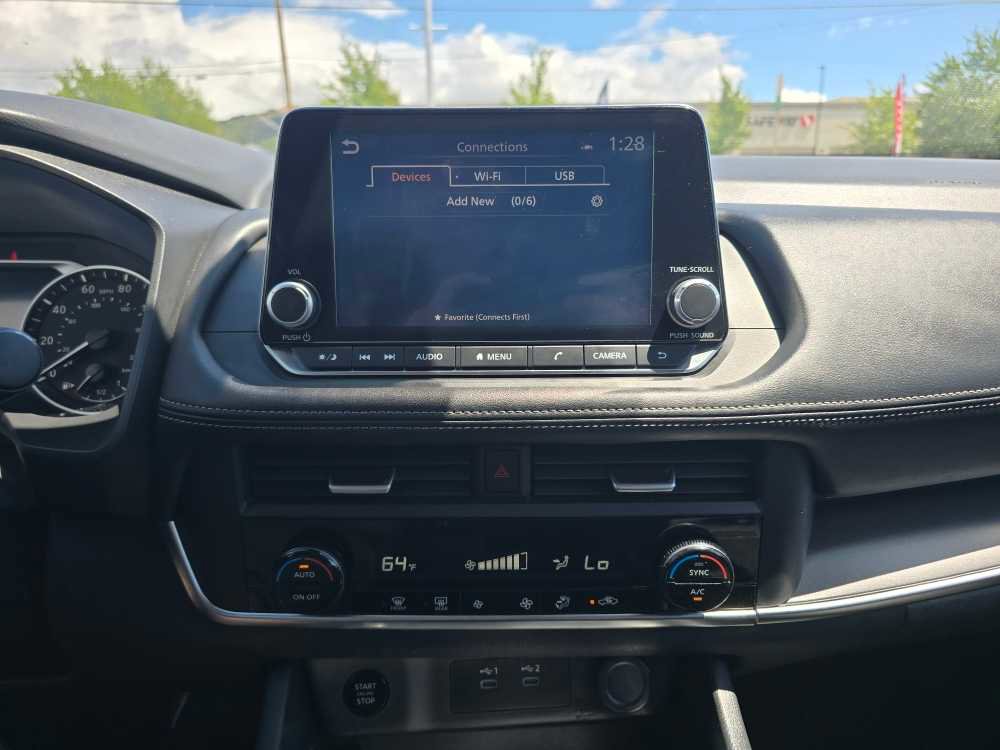 Used 2024 Nissan Rogue SV AWD/4WD image 12