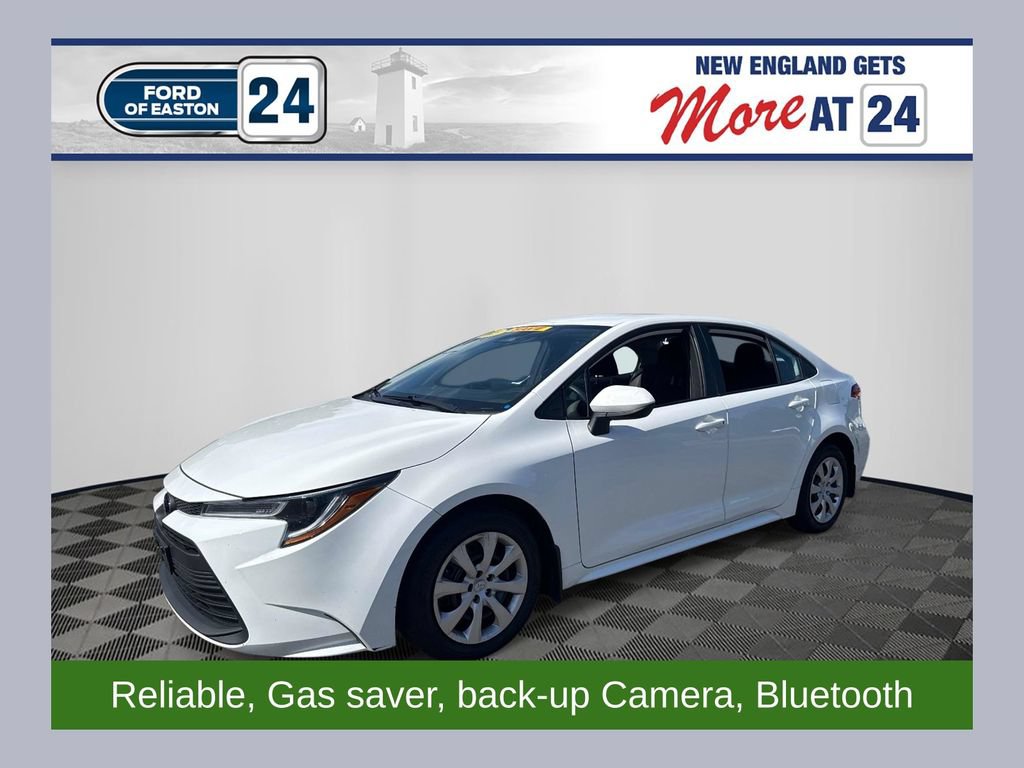 Used 2025 Toyota Corolla LE FWD image 1