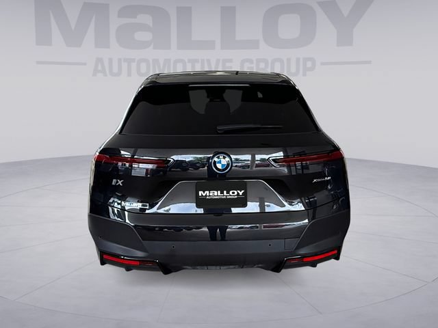 Used 2022 BMW iX xDrive50 w/ Convenience Package AWD/4WD image 4