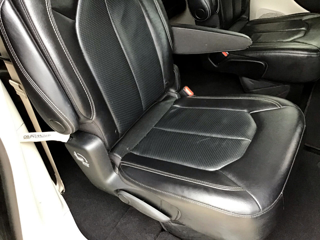 Used 2022 Chrysler Pacifica Touring-L image 42