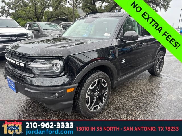 Certified 2024 Ford Bronco Sport Outer Banks w/ Tech Package AWD/4WD image 3