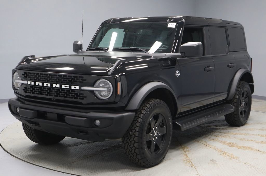 Certified 2025 Ford Bronco Outer Banks w/ Black Appearance Package AWD/4WD image 6