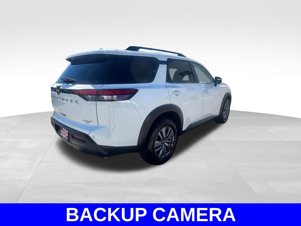 Used 2025 Nissan Pathfinder SV FWD image 4