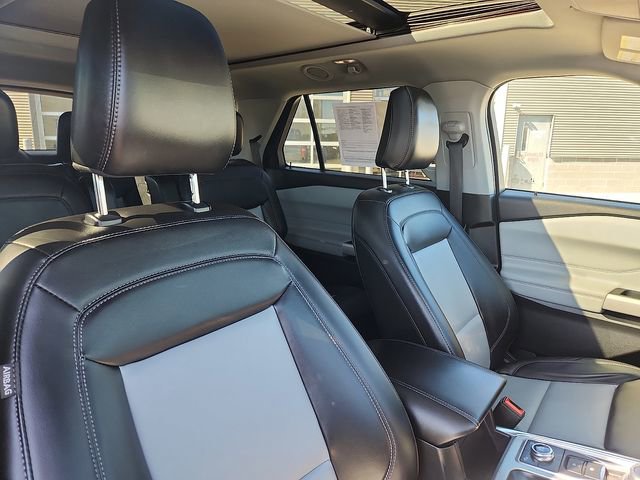Certified 2022 Ford Explorer XLT w/ Equipment Group 202A image 33