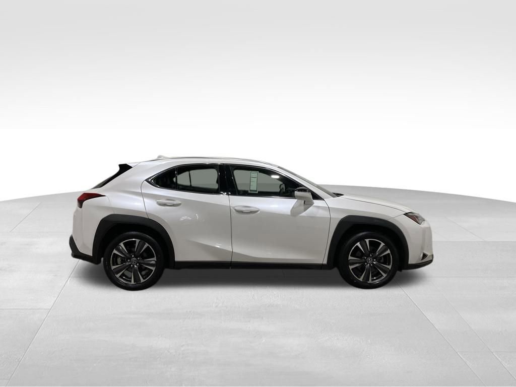 Used 2019 Lexus UX 200 image 2