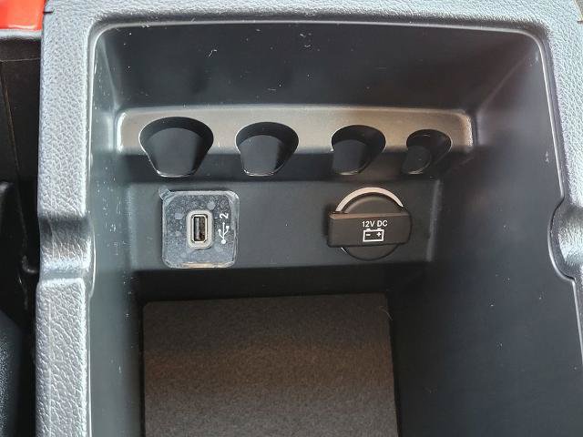 Used 2020 Jeep Cherokee Latitude FWD image 23
