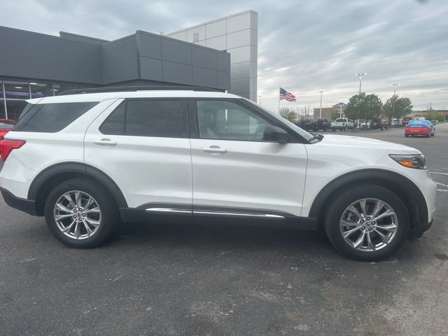 Certified 2021 Ford Explorer XLT w/ Equipment Group 202A AWD/4WD image 4