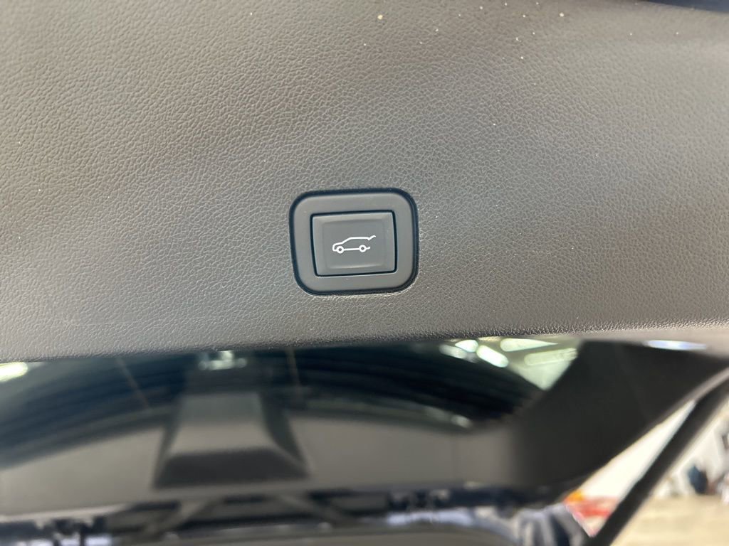 Used 2024 Cadillac XT6 Premium Luxury w/ Technology Package image 35